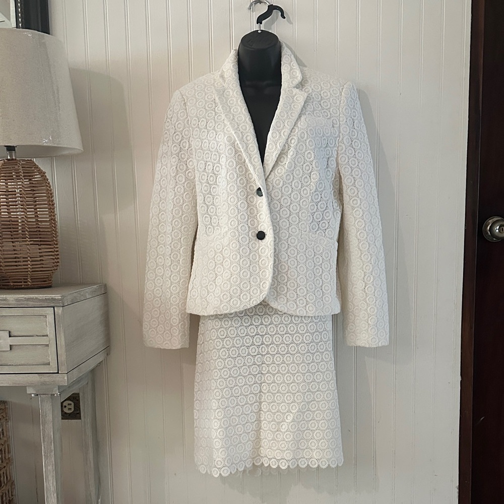 Calvin Klein Cream Blazer and Skirt Set sz Large - Picture 3 of 17